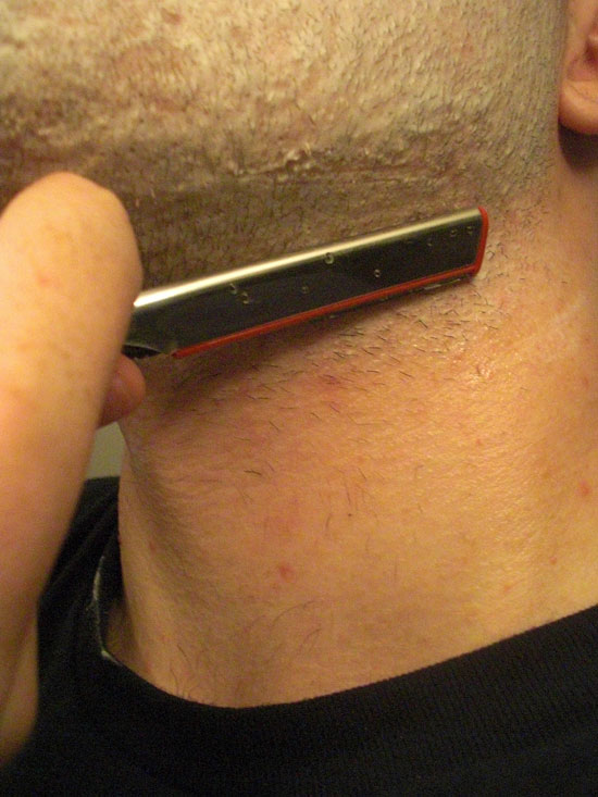 Shaving the side of my neck with a shavette