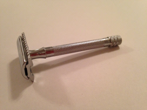 A fully assembled Merkur 180 razor.
